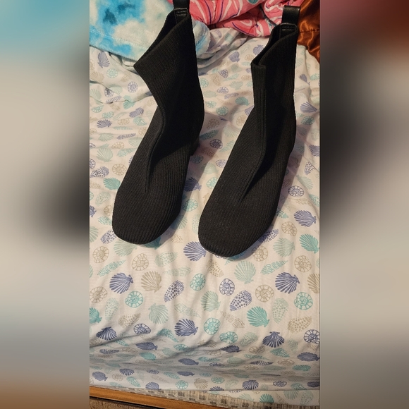Black Sweater booties - Picture 2 of 5
